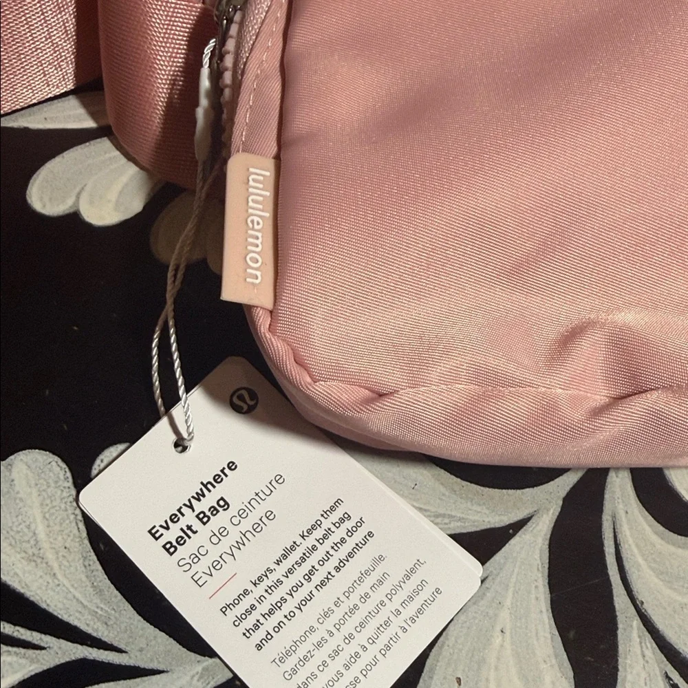 lululemon athletica Everywhere Belt Bag 1L - Picture 7 of 8